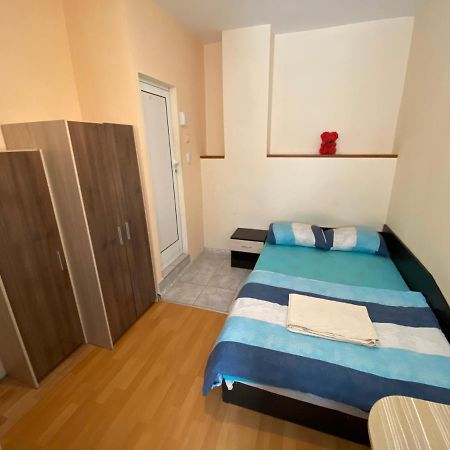 Top Center Studio 2 Min To The Beach Varna Exterior photo